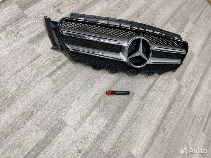 Решетка радиатора mercedes w213 amg