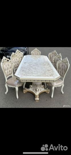 Столы и стулья