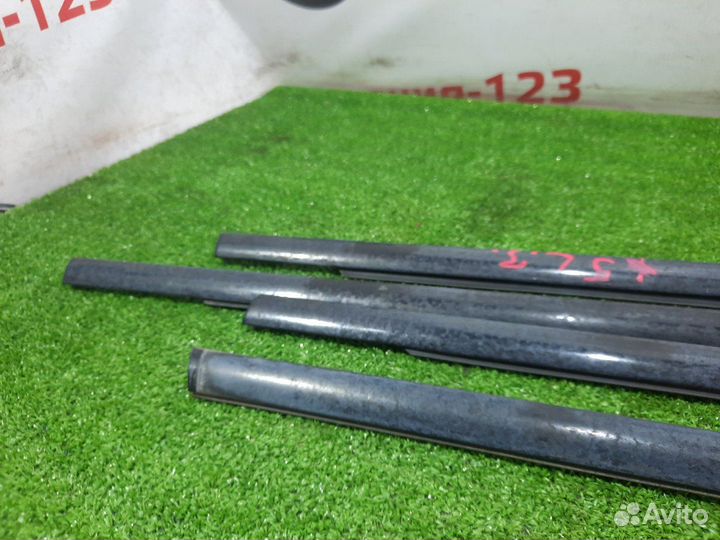 Молдинг стекла Bmw X5 E53 M54B30 2005