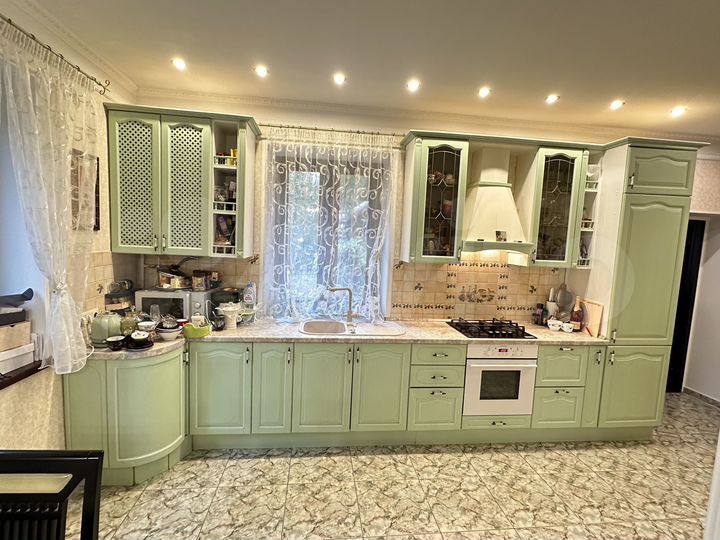 Дом 275 м² на участке 6 сот.