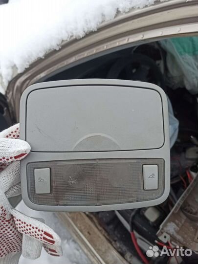 Плафон освещения салона передний KIA Cerato 1