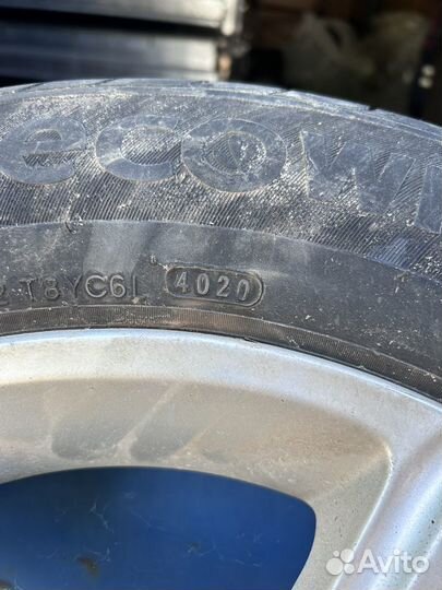 Kumho Ecowing ES01 KH27 215/60 R16