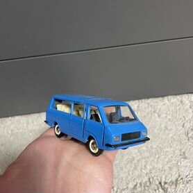 Модель автомобиля 1:43 СССР Раф 2203 А18