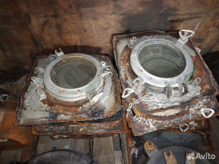 Иллюминаторы 200 б/у