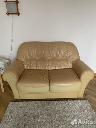 Кожаный диван бу