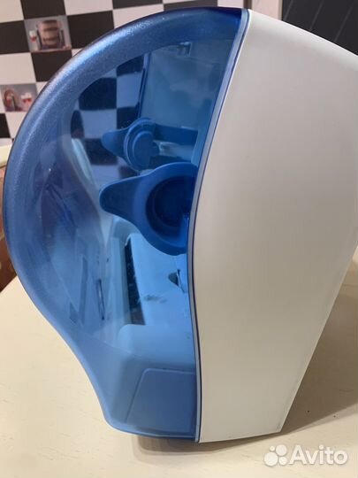 Диспенсер для бумажных полотенец Lotus