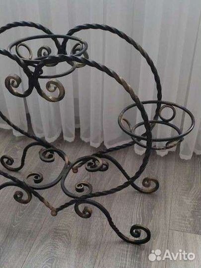 Подставка для цветов напольная кованая