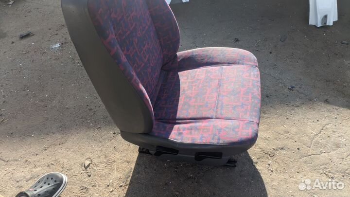 Сиденья передние Мерседес Вито w638