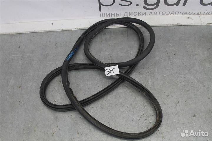 Уплотнитель кузова передней левой двери Volkswage