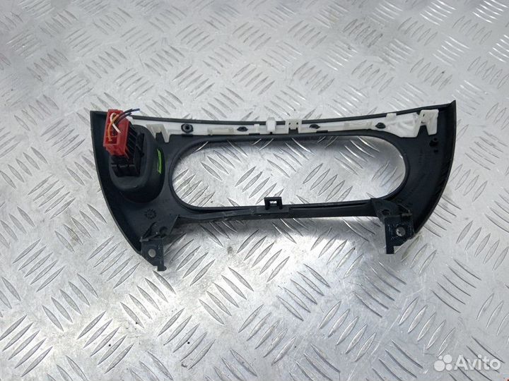 Кнопка обогрева заднего стекла Renault Scenic 1998