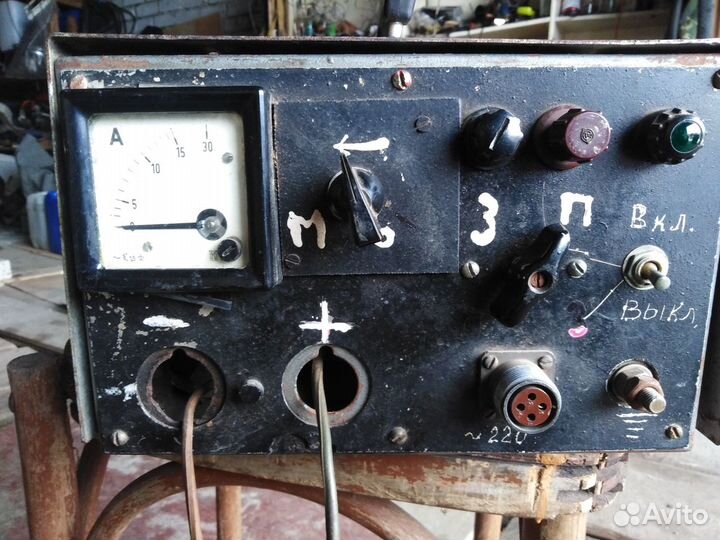 Продам пуско-зарядное устройство для автомобиля