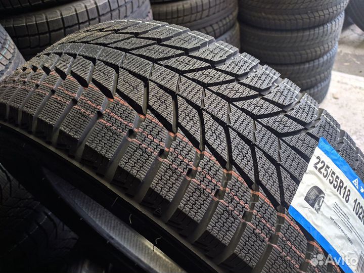 Triangle PL01 225/55 R18 102R