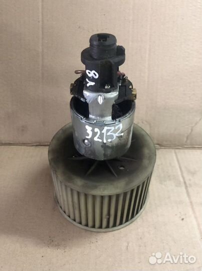 Моторчик печки Ауди V8 D11