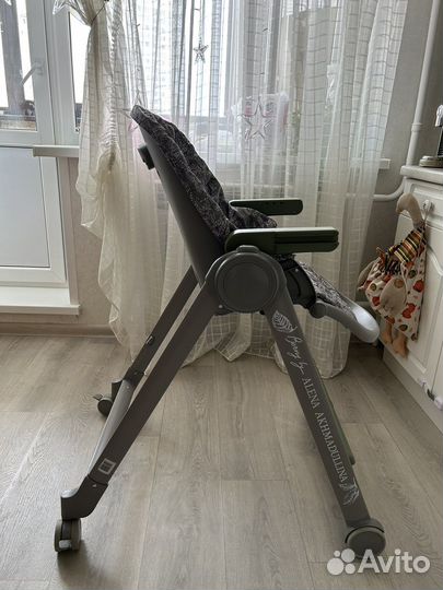 Стульчик для кормления Happy Baby