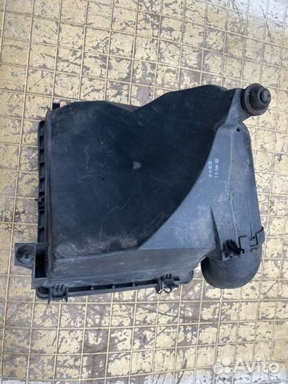 Корпус воздушного фильтра М111 mercedes W202 W208