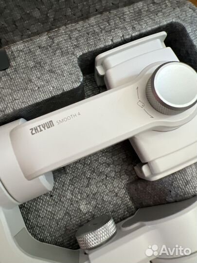 Zhiyun smooth 4