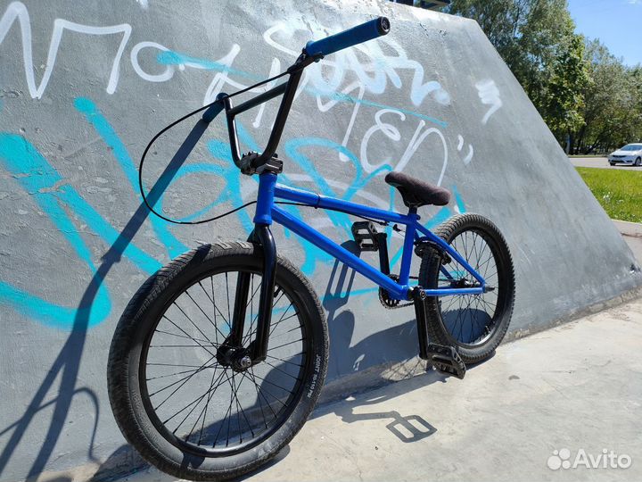 Трюковой велосипед BMX