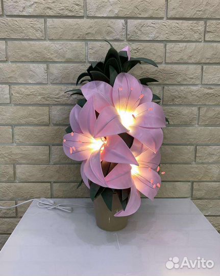 Светильник лилии