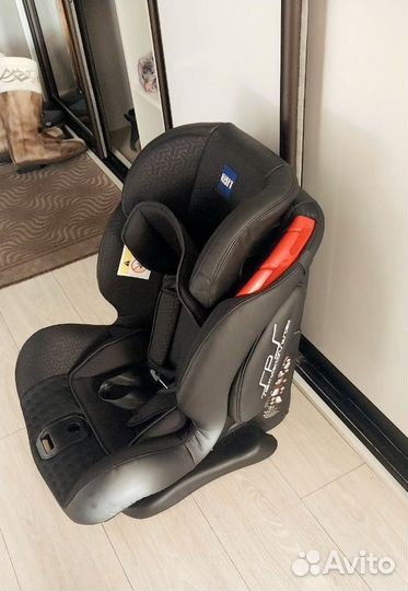 Автомобильное кресло