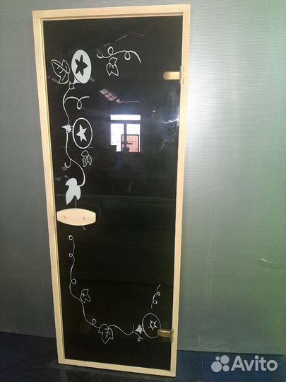 Стеклянные двери для бани