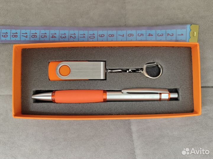 Набор подарочный: ручка и флэшка
