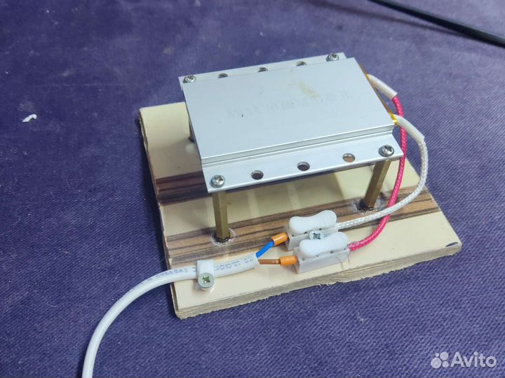 Паяльник, нагревательный стол