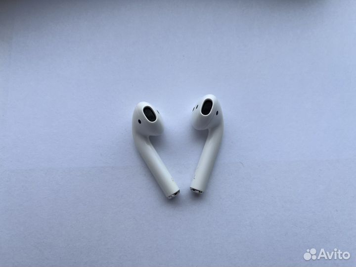 Apple AirPods первого поколения