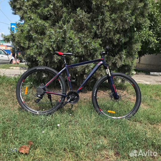 Велосипед на литых дисках. Новый