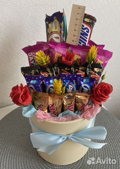 Композиции из конфет, орехов и сухофруктов