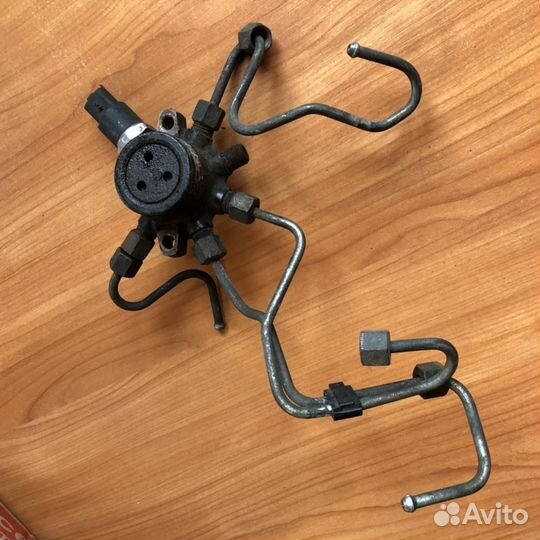 Рейка топливная рампа Renault Kangoo 2003 2008