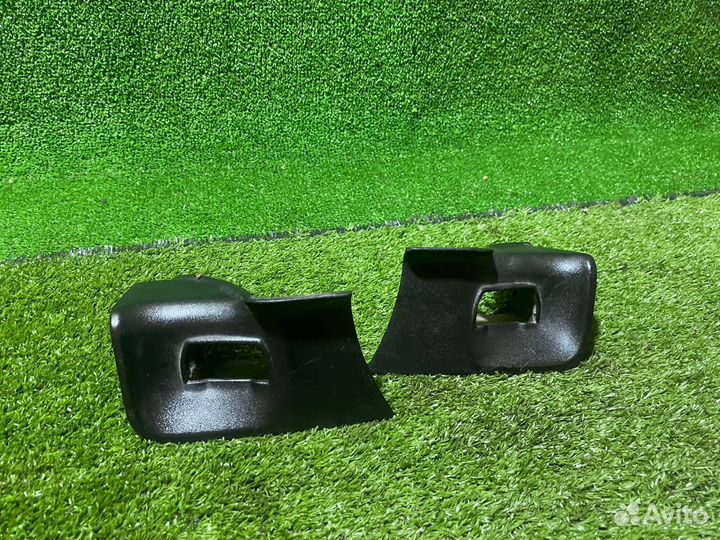 Накладки фиксаторов ремней задних BMW E34