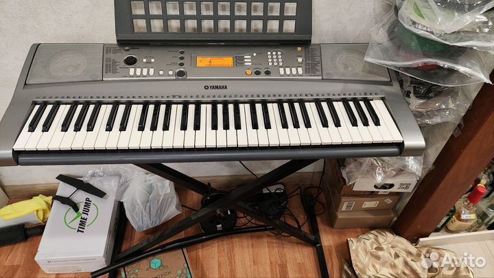 Синтезатор yamaha psr r300 с подставкой