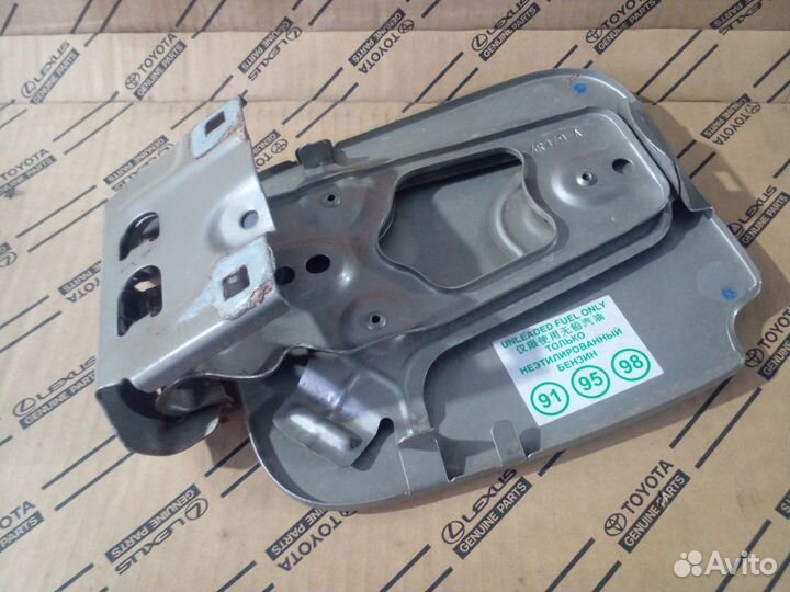 Лючок бензобака Renault Duster 1