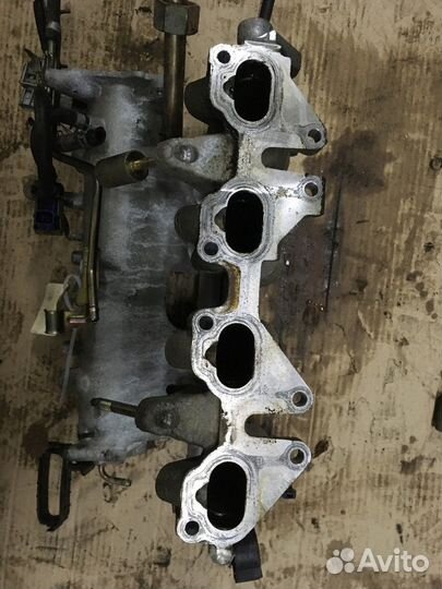 Коллектор впускной QG18 (Nissan Primera)