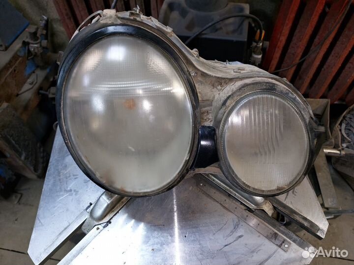 Фара ксенон передняя правая mercedes W210 дорест