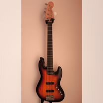 Fender squier deluxe jazz bass V active