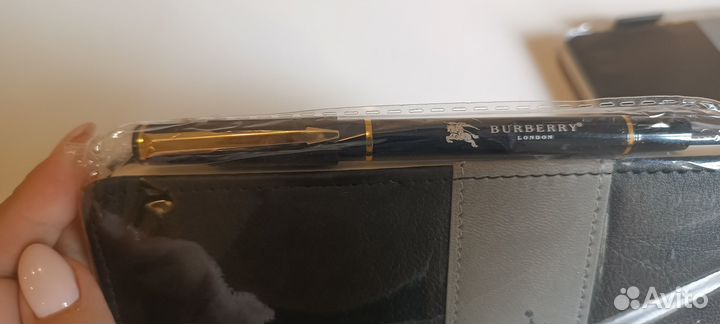 Ежедневник Burberry с подарочной ручкой Burberry