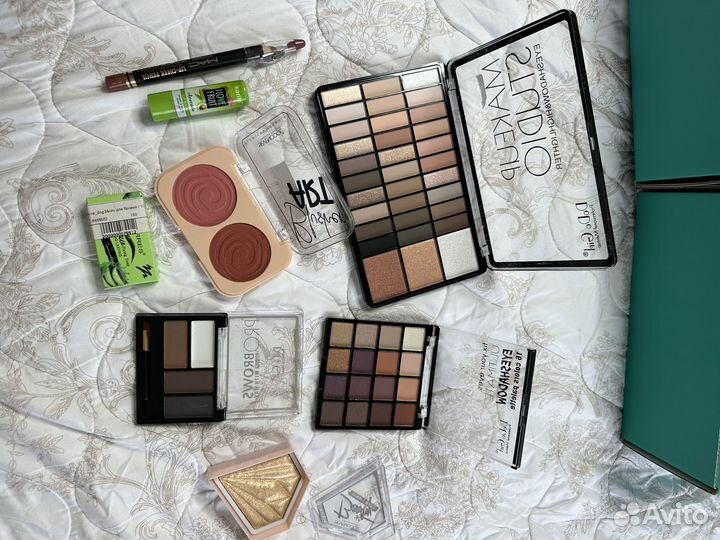 Набор косметики пакетом