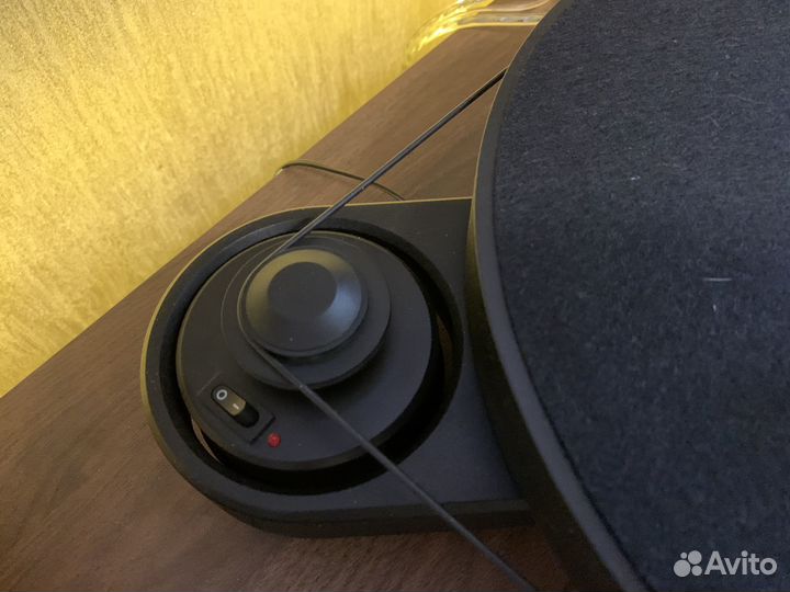 Проигрыватель винила Pro-Ject RPM 1.3 Genie