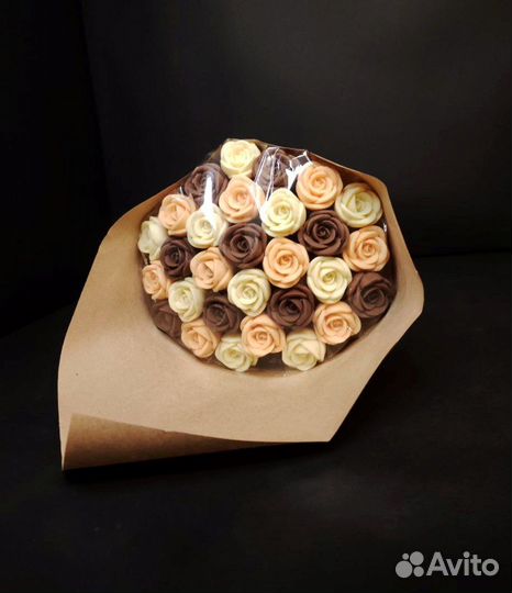 Букет - 29 Роз из Белого и Молочного Шоколада