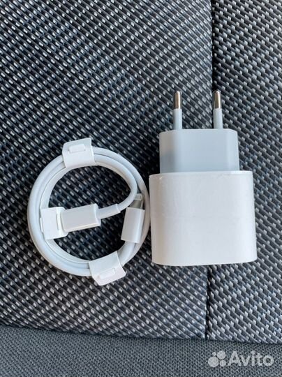 Зарядное устройство на iPhone 20w