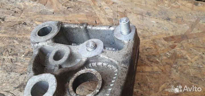 Кронштейн переднего рычага Volkswagen Golf V 2003