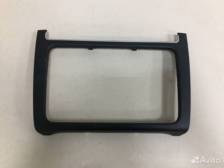 Рамка магнитолы Volkswagen Polo Sed RUS 2011