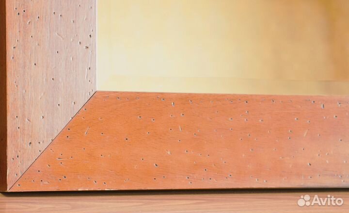 Зеркало настенное в деревянной раме из Италии