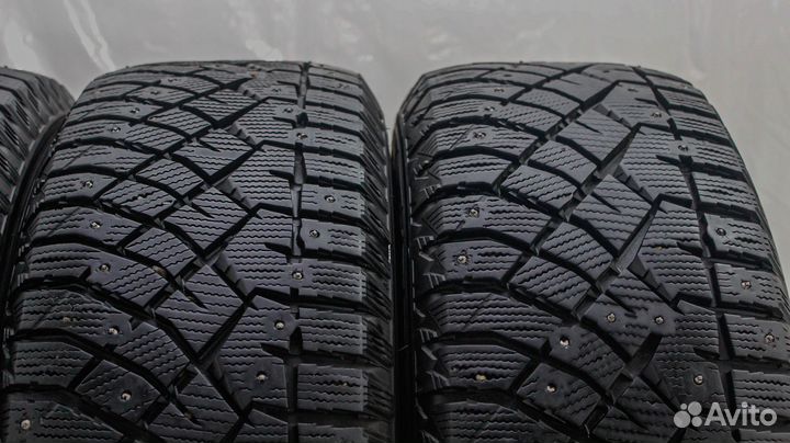 Nitto Therma Spike 235/65 R17 108T