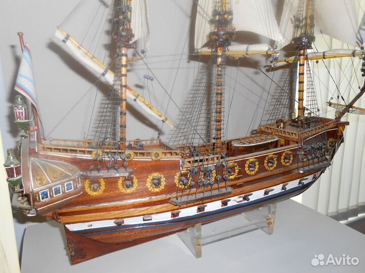 Модель корабля