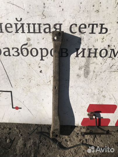 Балка передняя поперечная Nissan Pathfinder