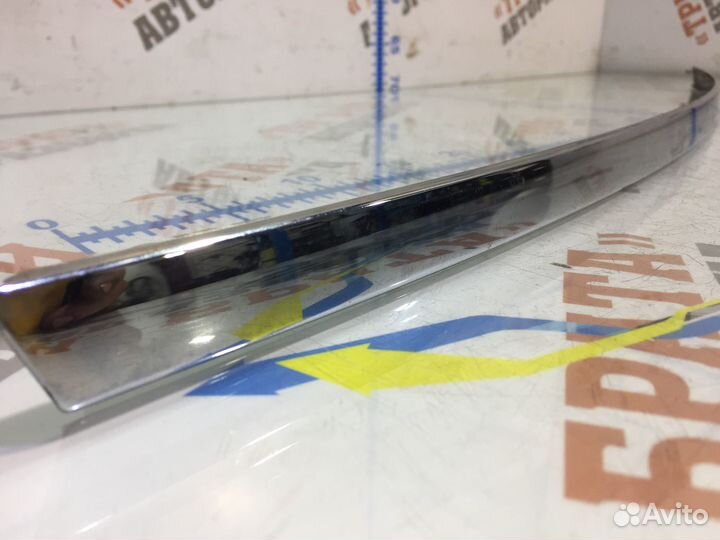 Мерседес С-Класс Молдинг крышки багажника