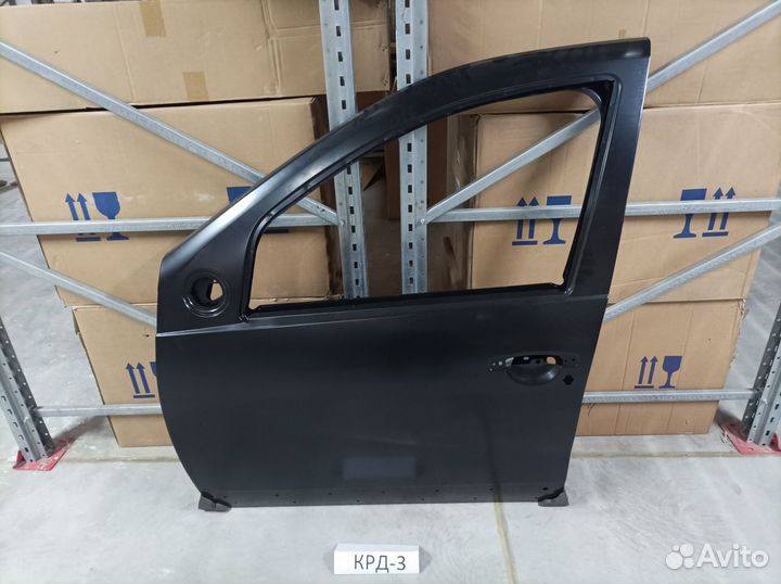 Передняя левая дверь Рено Сандеро 1 09-14