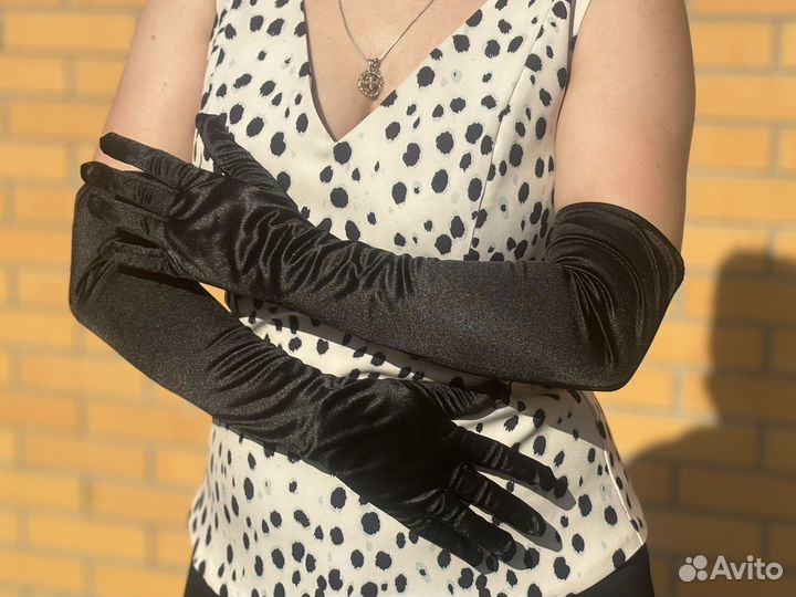 Перчатки длинные черные атласные выше локтя